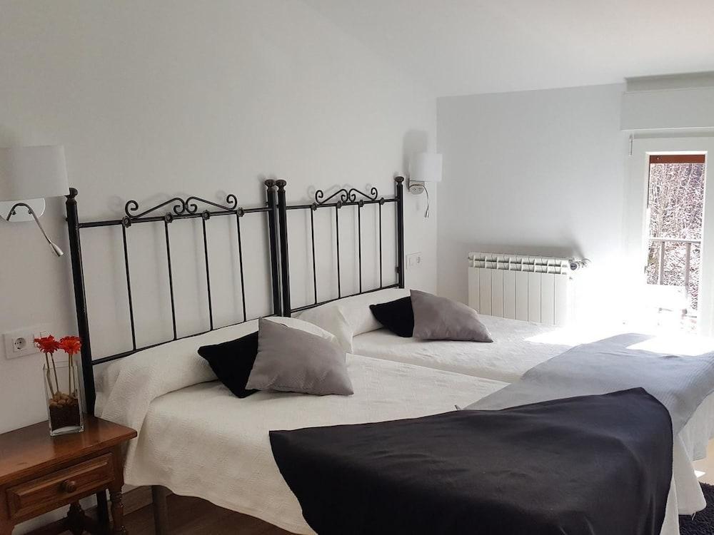 Hostal Nevandi Еспінама Екстер'єр фото